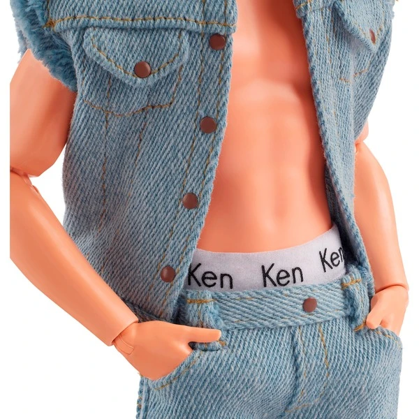 Mattel Barbie Signature The Movie - Ken Puppe Zum Film Im Jeansoutfit Und Original Ken Unterwäsche, Spielfigur – Bild 2