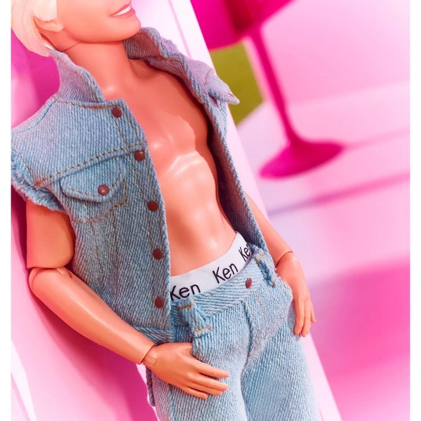 Mattel Barbie Signature The Movie - Ken Puppe Zum Film Im Jeansoutfit Und Original Ken Unterwäsche, Spielfigur – Bild 5