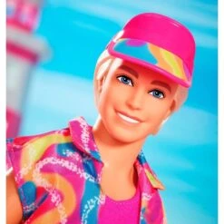 Mattel Barbie The Movie - Ken-Sammelpuppe Mit Inlineskating-Outfit 10 Mattel Barbie The Movie - Ken-Sammelpuppe Mit Inlineskating-Outfit -Angebote Puppen Welt Store Mattel Barbie The Movie Ken Sammelpuppe mit Inlineskating Outfit@@1919787 4
